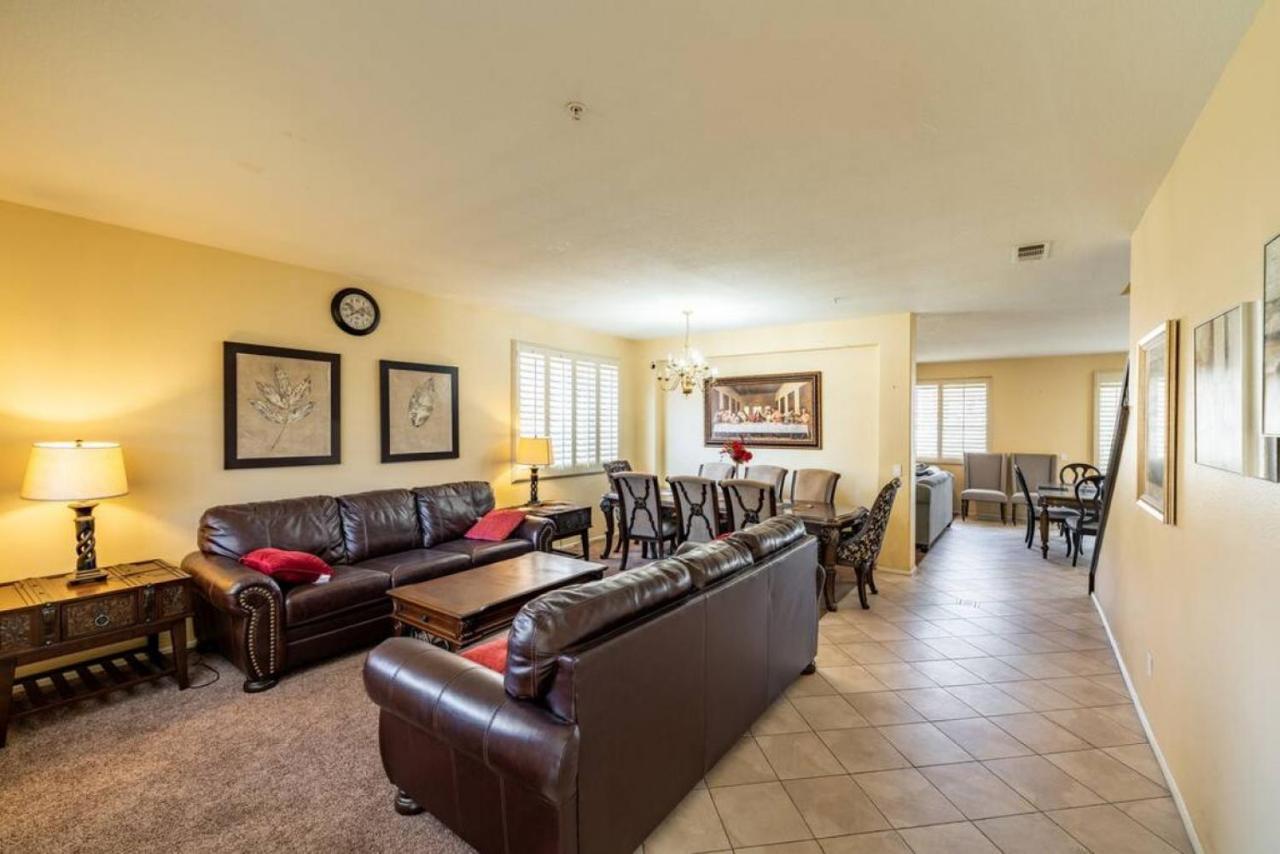 Family-Friendly 4Br Home - Spacious - Great Location ฟอนทานา ภายนอก รูปภาพ